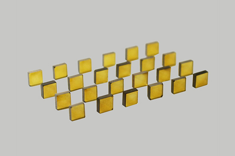 Yellow HPHT synthetic diamond 